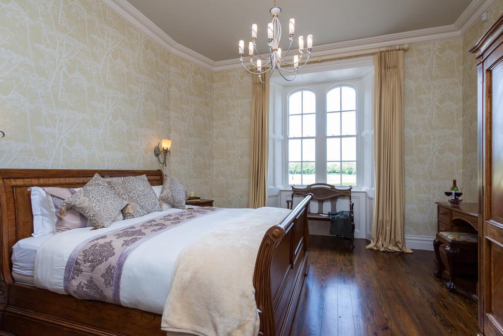 Wilton Castle Apartment Енискорти Екстериор снимка